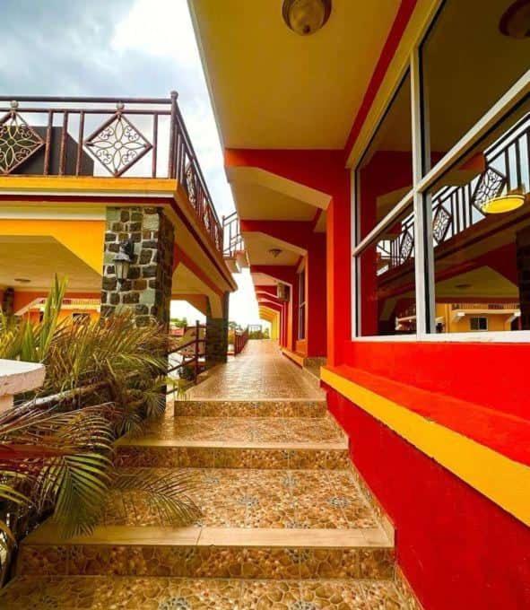 Vivy Hill'S Hotel ポルトープランス エクステリア 写真